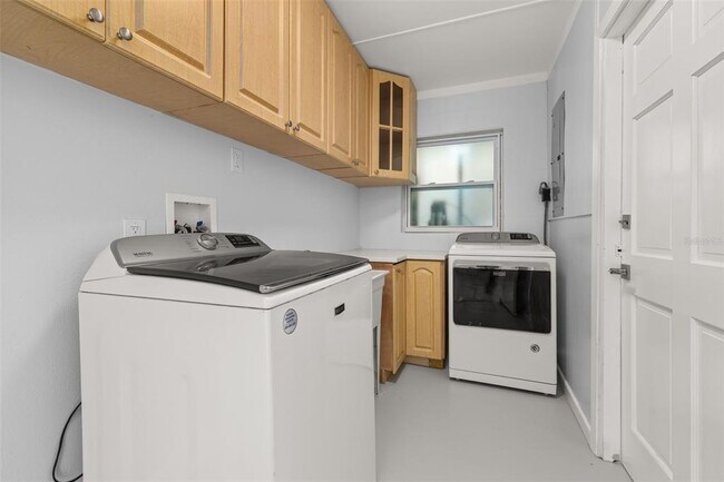Building Photo - 930 Aultman Rd