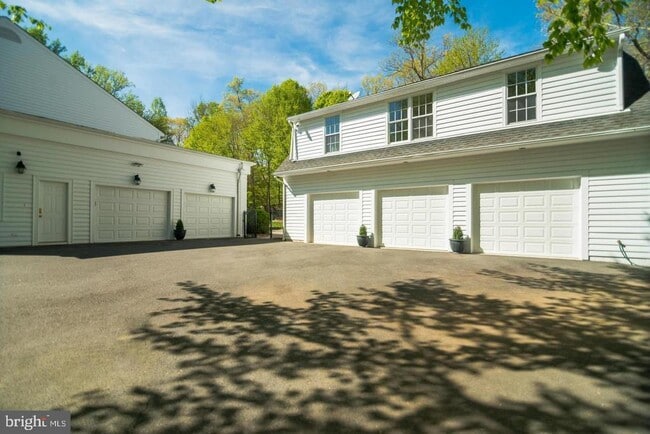 Building Photo - 10856 Patowmack Dr