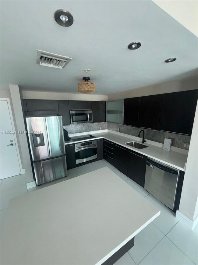 Building Photo - 90 SW 3rd St