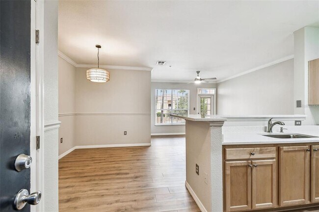 Building Photo - 5000 Culbreath Key Way