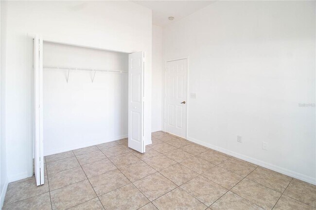 Building Photo - 667 Downing Cir