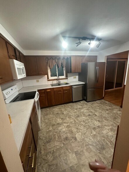 Building Photo - 4152 Marietta Dr