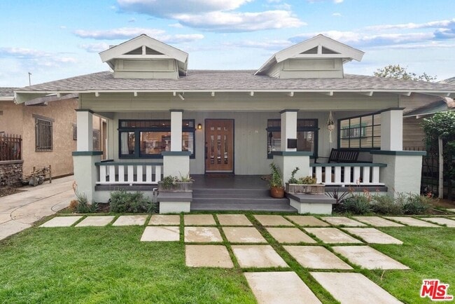 Building Photo - 1728 W 39th St