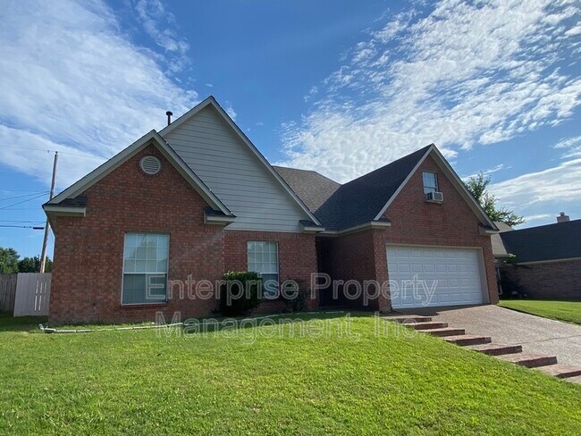 Building Photo - 5662 Morning Flower Dr