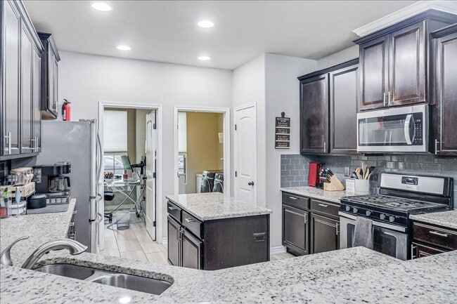 Building Photo - 7809 Pavo Real St