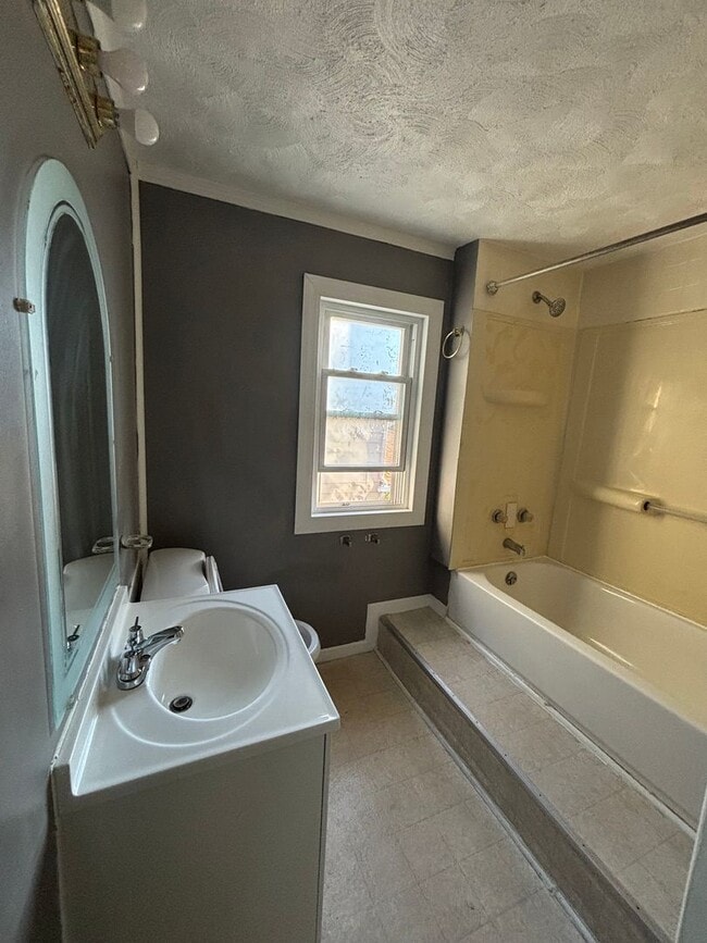Building Photo - Beautifully Renovated 3-Bedroom Home – Sec...