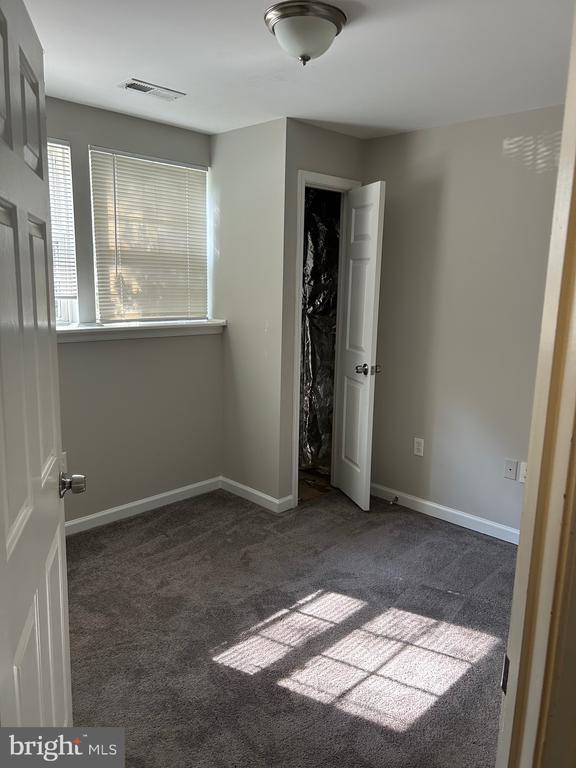 Building Photo - 9602 Woodview Dr