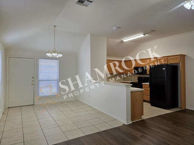 Building Photo - Cougar Ridge III Duplex