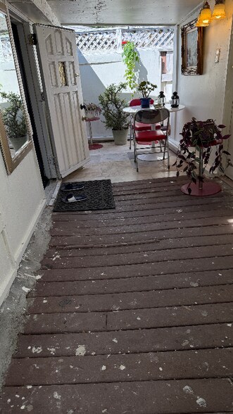 Building Photo - 18641 Crabtree Ave