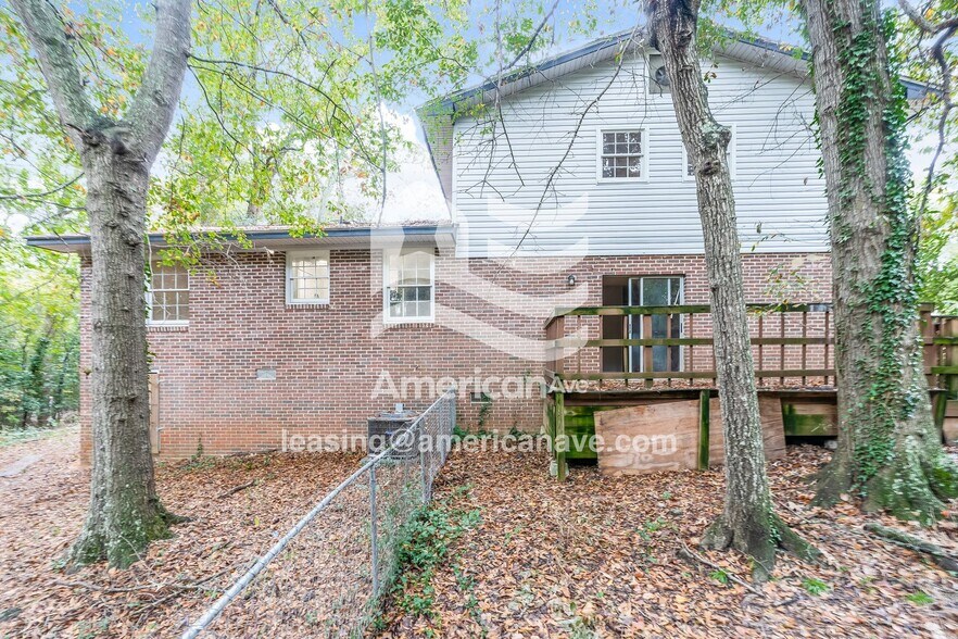 Building Photo - 404 Laurie Ln