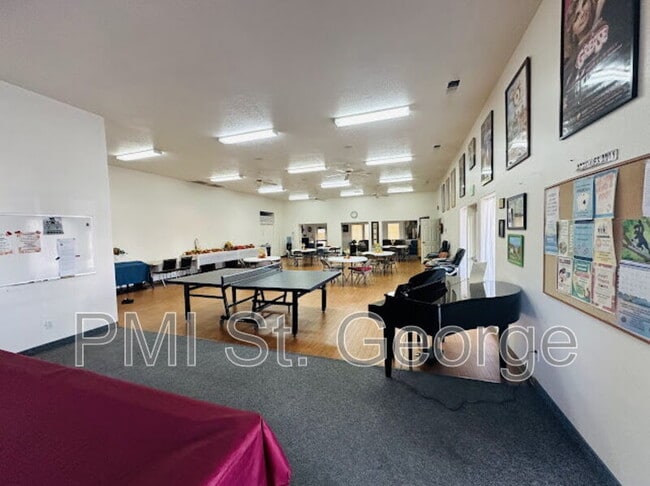 Building Photo - 2990 E Riverside Dr