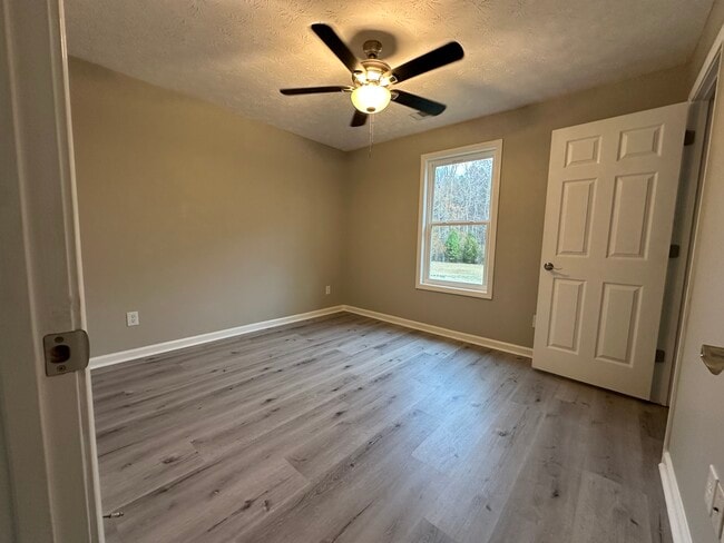 Building Photo - 306 Cattlemans Cir
