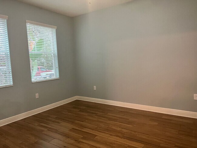 Building Photo - 4/3/2 HOME IN EDINA GARDEN OF EDEN