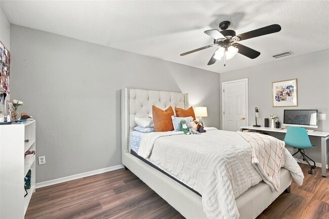 Building Photo - 17323 Emerald Chase Dr