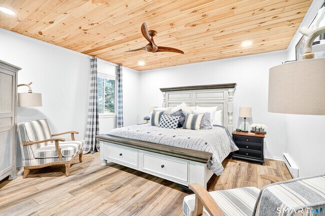 Building Photo - 401 Heritage Vlg