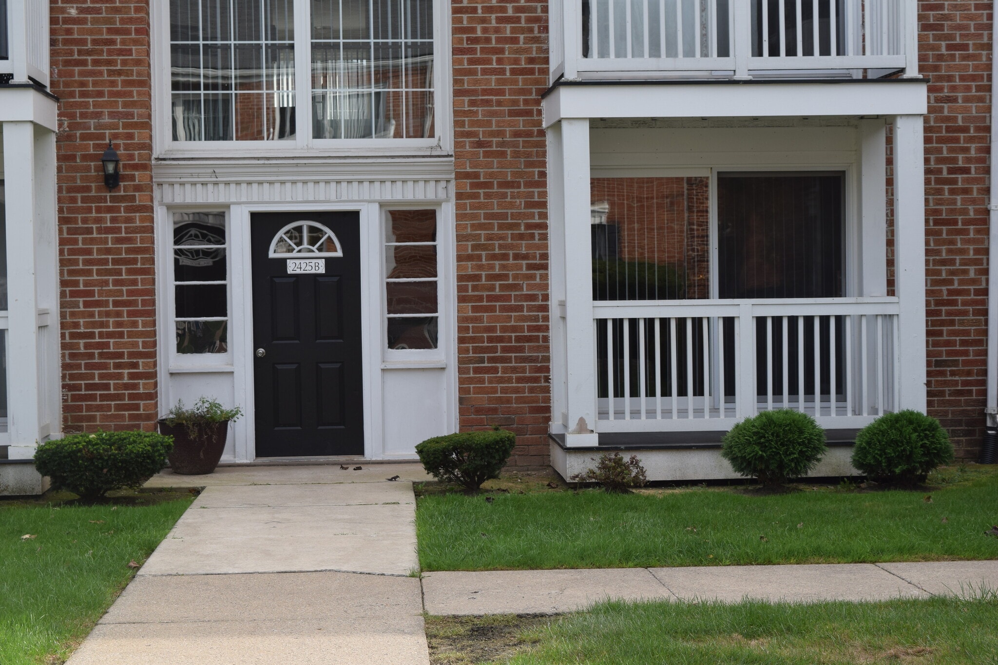 building 2 - 2425 Torquay Ave