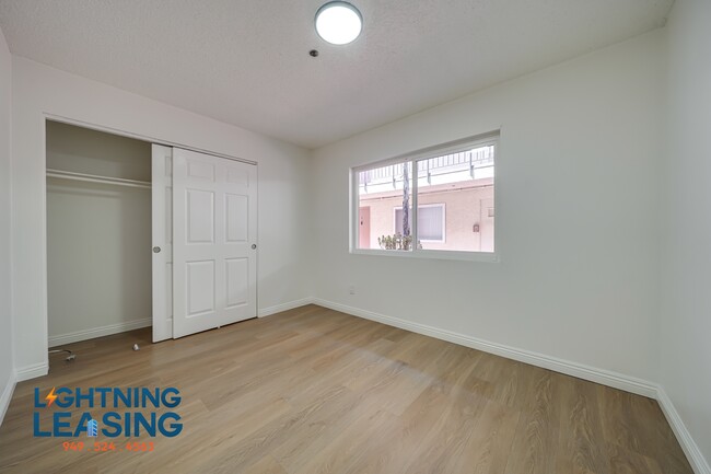 Building Photo - 13912 Sayre St