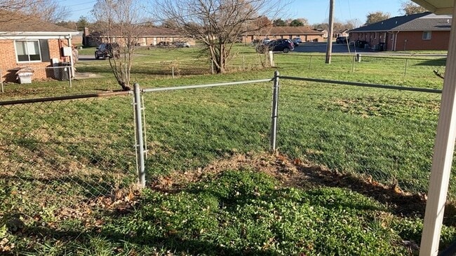 Building Photo - 970 W Alkaline Springs Rd