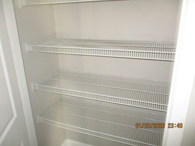 Building Photo - 160 Alder Dr