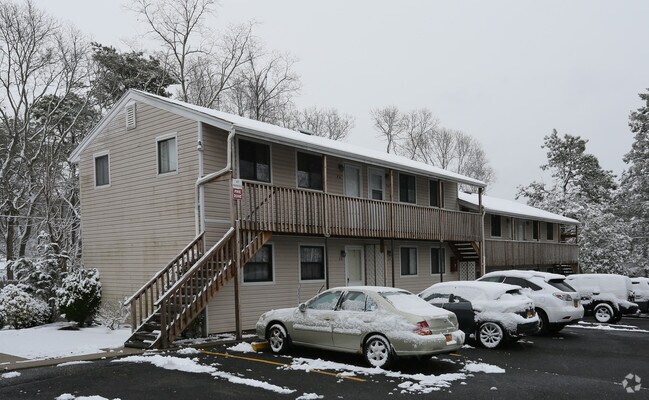 Building Photo - Tiana Pines Garden Apartments