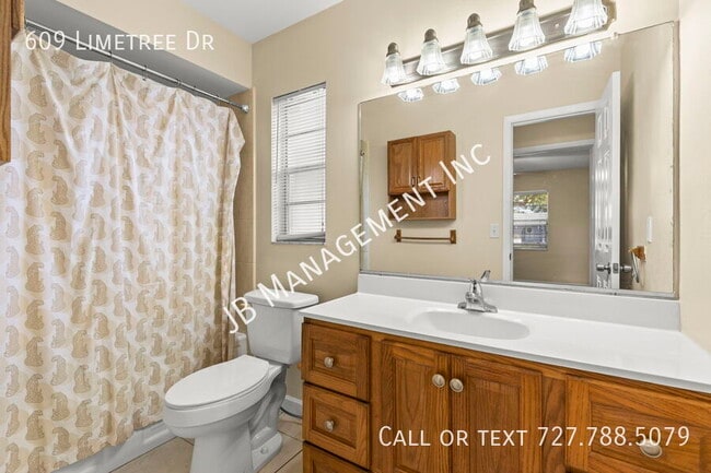 Building Photo - 609 Limetree Dr