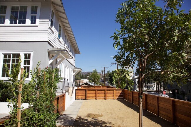 Building Photo - 1433 Talmadge St