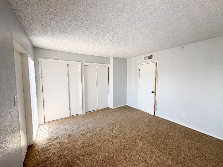 Building Photo - 6802 N 17th Ave