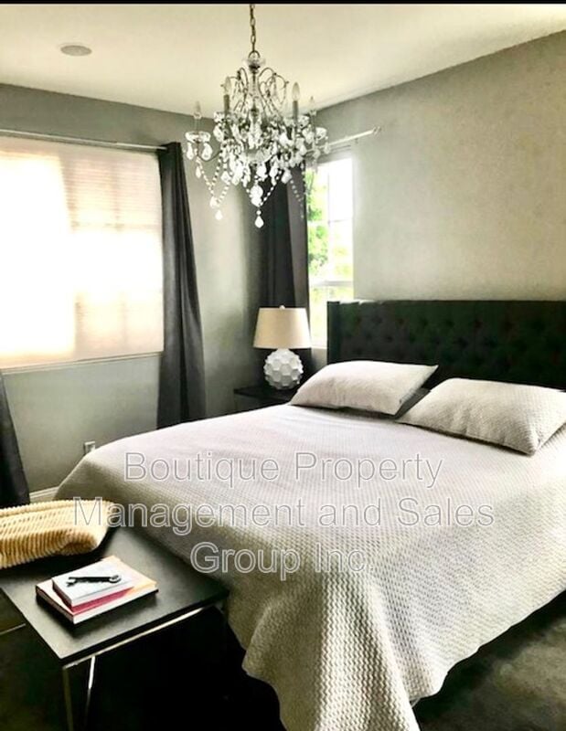 Building Photo - 445 1/2 Begonia Avenue