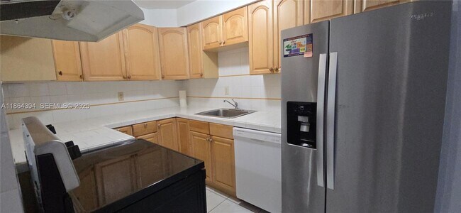 Building Photo - 502 N 70th Way