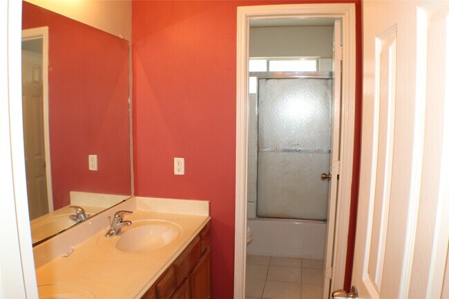 Building Photo - 12231 Ashford Park Dr