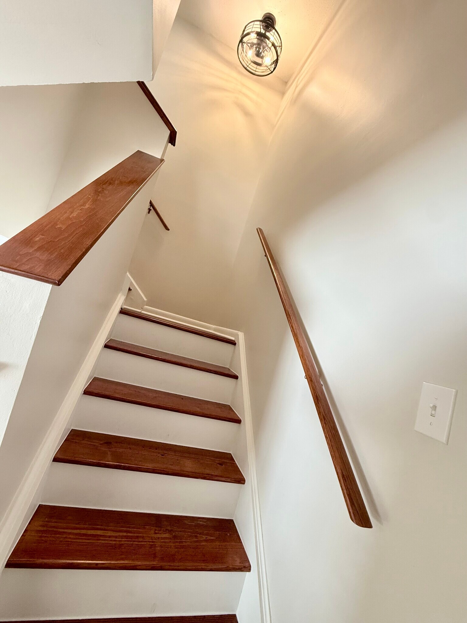 Building Photo - 135 Village Square Dr