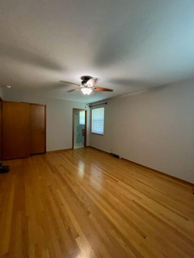 Building Photo - 942 Margaret Dr