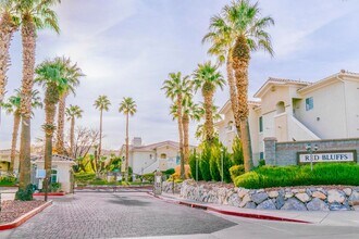 Building Photo - Stylish Summerlin Condo in Gated Red Bluffs — Resort Living at Its Best