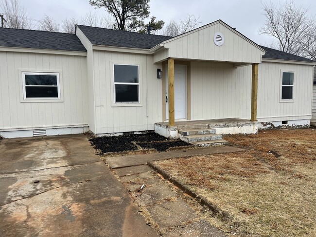 Building Photo - Charming 3-Bed, 2-Bath Home in Oklahoma City