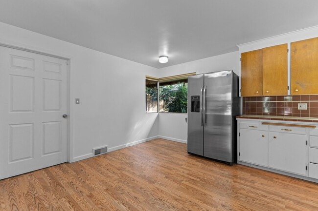 Building Photo - 4bd/2ba Seattle House