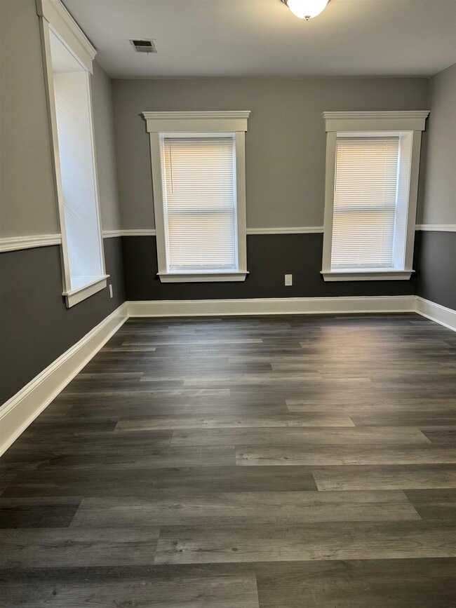Building Photo - 608 Bramhall Ave