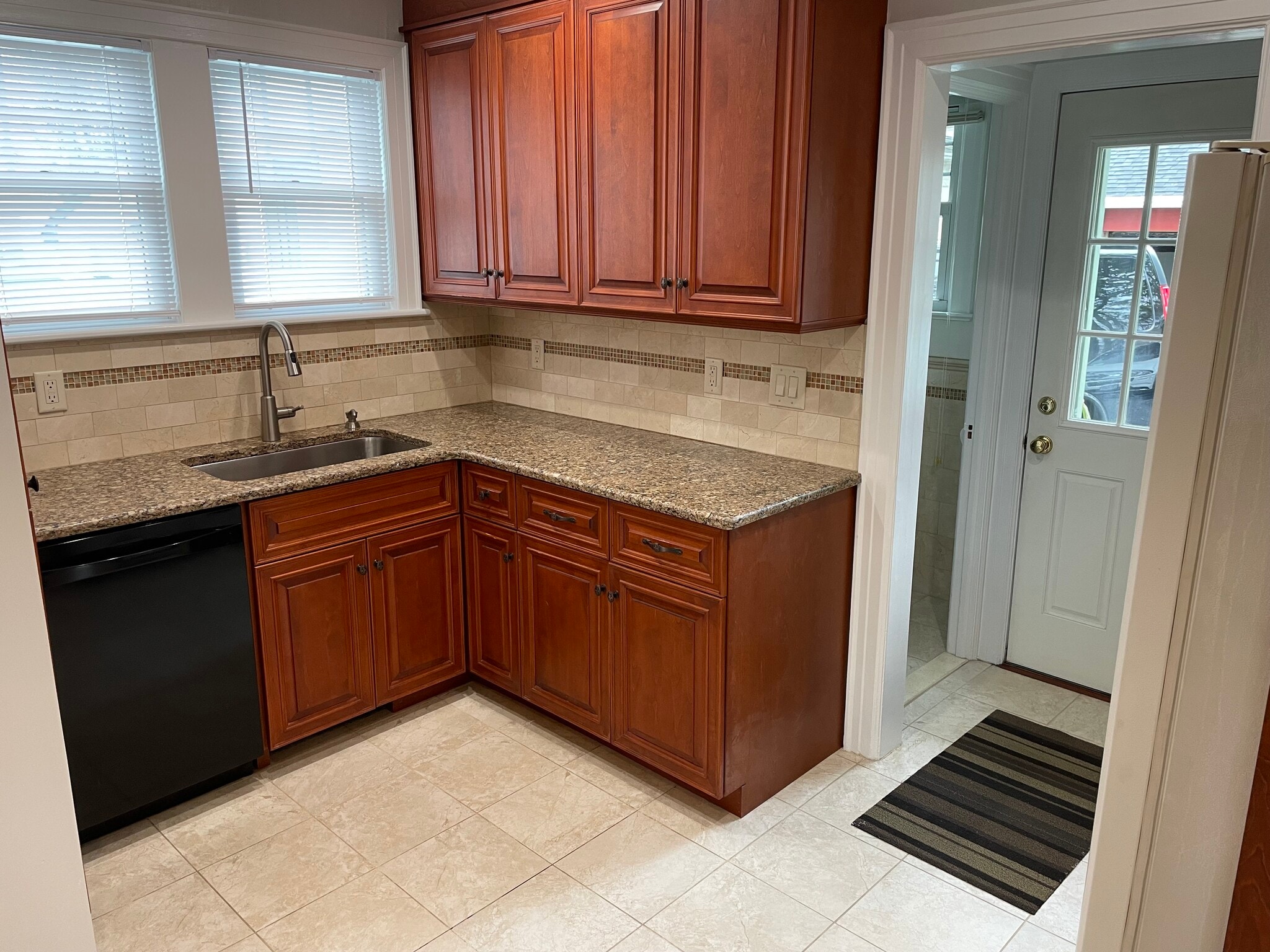 Building Photo - 464 Central Ave