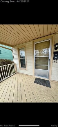 Building Photo - 368 S Wing St