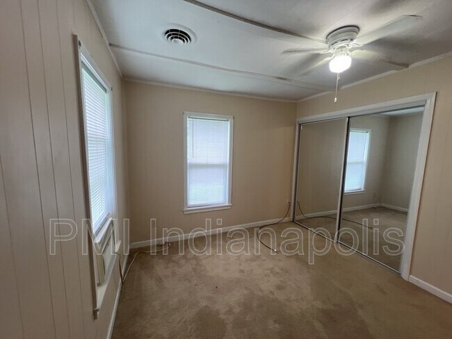Building Photo - 629 N Willow St