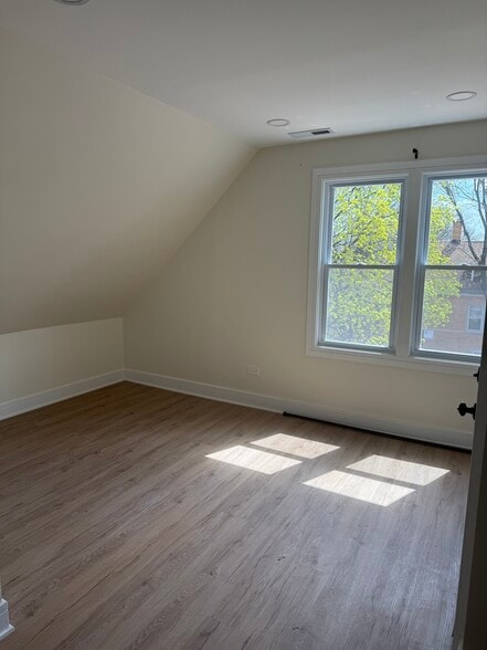 Building Photo - 5102 W Belden St