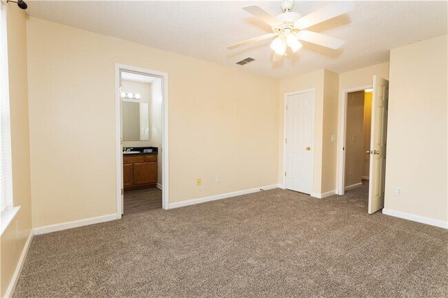 Building Photo - 1471 Riverrock Trail SW