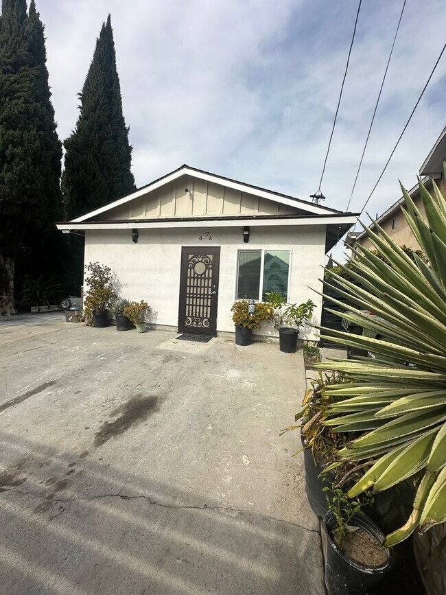 Primary Photo - 1427 E 76th St