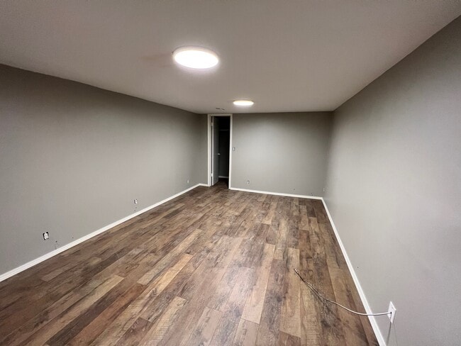 Building Photo - 634 N Caddy Ln