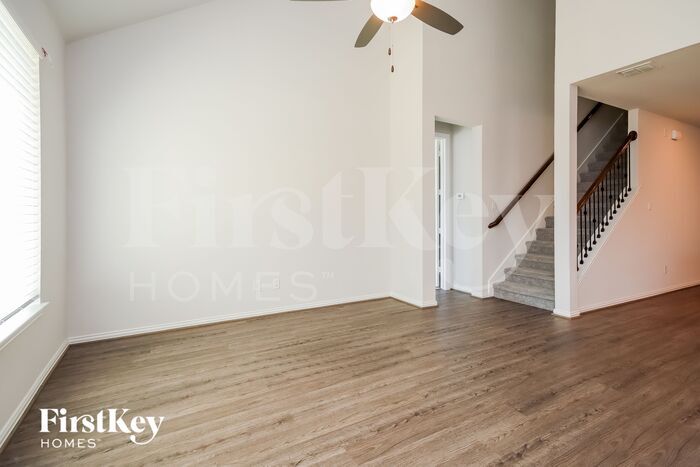 Building Photo - 24323 Huntcliff Dr