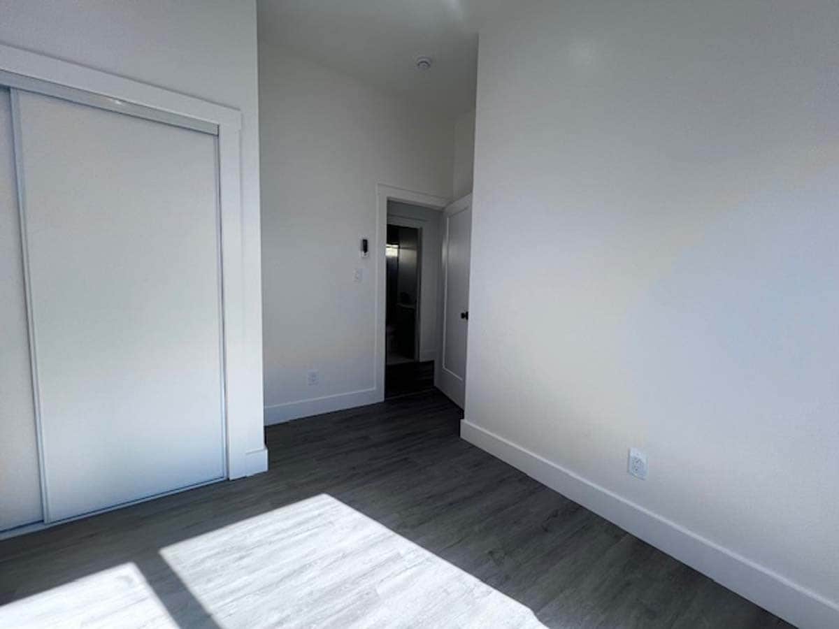 Building Photo - 720 37th St