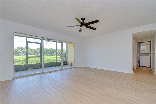 Building Photo - 200 Country Club Dr