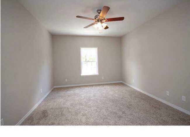 Building Photo - 992 Leigh Ann Ln