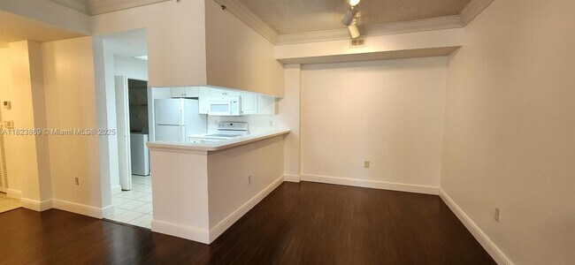 Building Photo - 2801 Sarento Pl