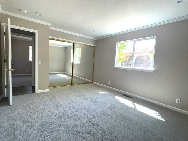 Building Photo - 3 bedroom, 2 bath in Lake Wildwood, Penn V...