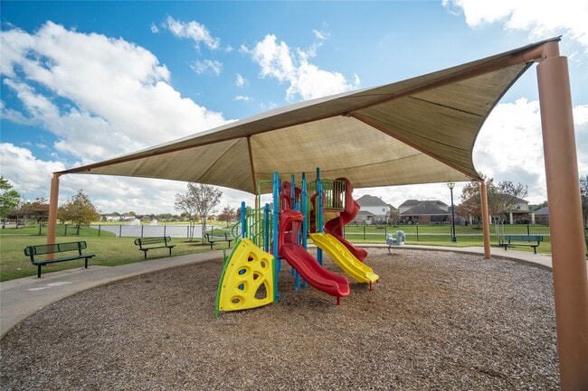 Building Photo - 15419 Hazel Thicket Tr